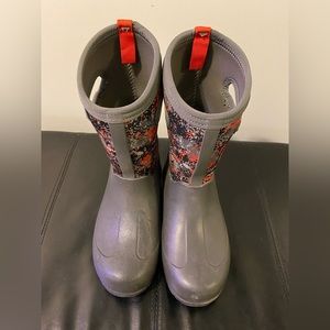 Boys Bogs size 4